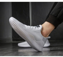 Load image into Gallery viewer, Men's fashionable breathable mesh casual shoes