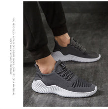 Load image into Gallery viewer, Men's fashionable breathable mesh casual shoes