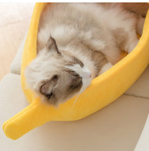 Load image into Gallery viewer, Funny Banana Cat Bed House Cute Cozy Cat Mat Beds