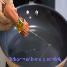 Load image into Gallery viewer, Kitchen Silicone Oil Bottle Baking Grill Oil Brush Dispensing Tool