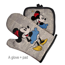 Load image into Gallery viewer, Barbecue insulated gloves or kitchen microwave gloves