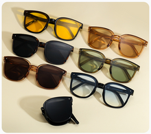 Load image into Gallery viewer, Folding Sunglasses
