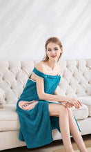 Load image into Gallery viewer, Wearable Microfiber Bathrobe Woman
