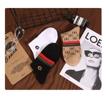 Load image into Gallery viewer, Autumn and winter trend wild cotton socks
