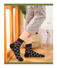 Load image into Gallery viewer, Autumn and winter trend wild cotton socks
