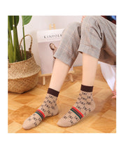 Load image into Gallery viewer, Autumn and winter trend wild cotton socks
