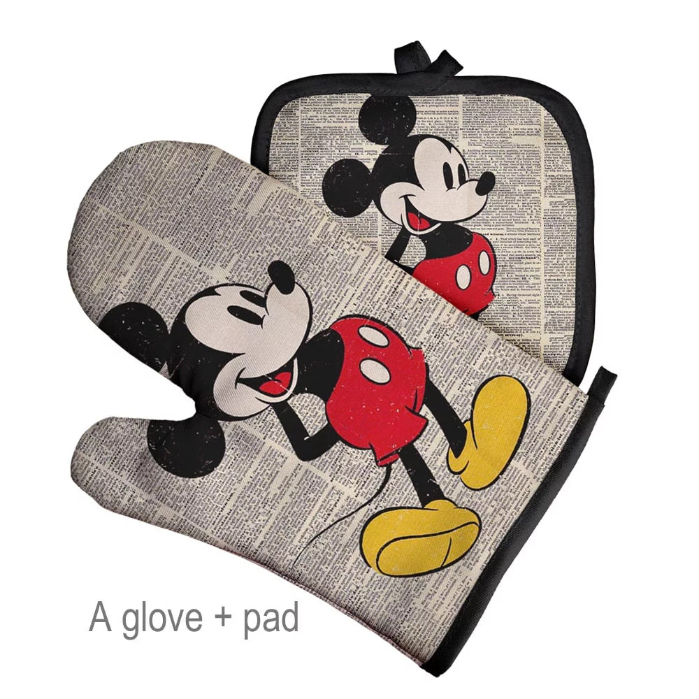 Barbecue insulated gloves or kitchen microwave gloves